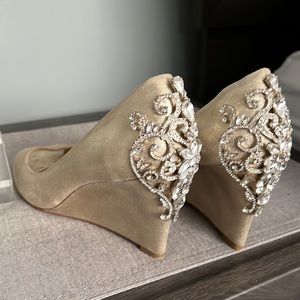 Badgley Mischka wedge gold